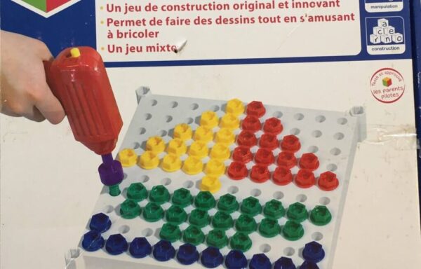 Atelier visse et dessine : motricité fine